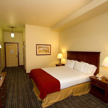 Holiday Inn Express Turlock By Ihg Экстерьер фото