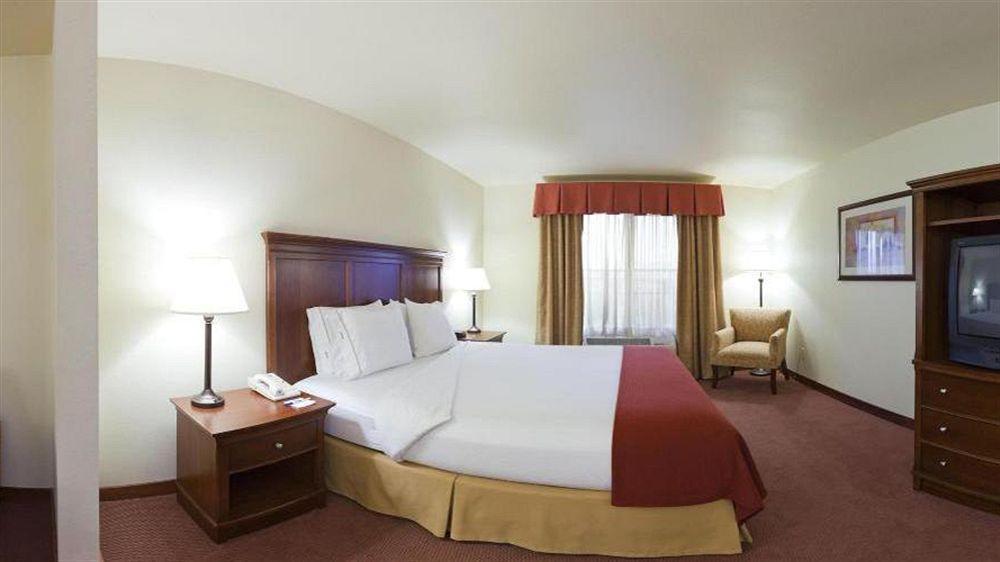 Holiday Inn Express Turlock By Ihg Экстерьер фото