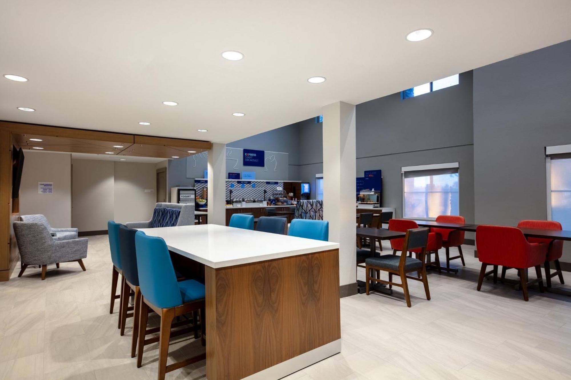 Holiday Inn Express Turlock By Ihg Экстерьер фото