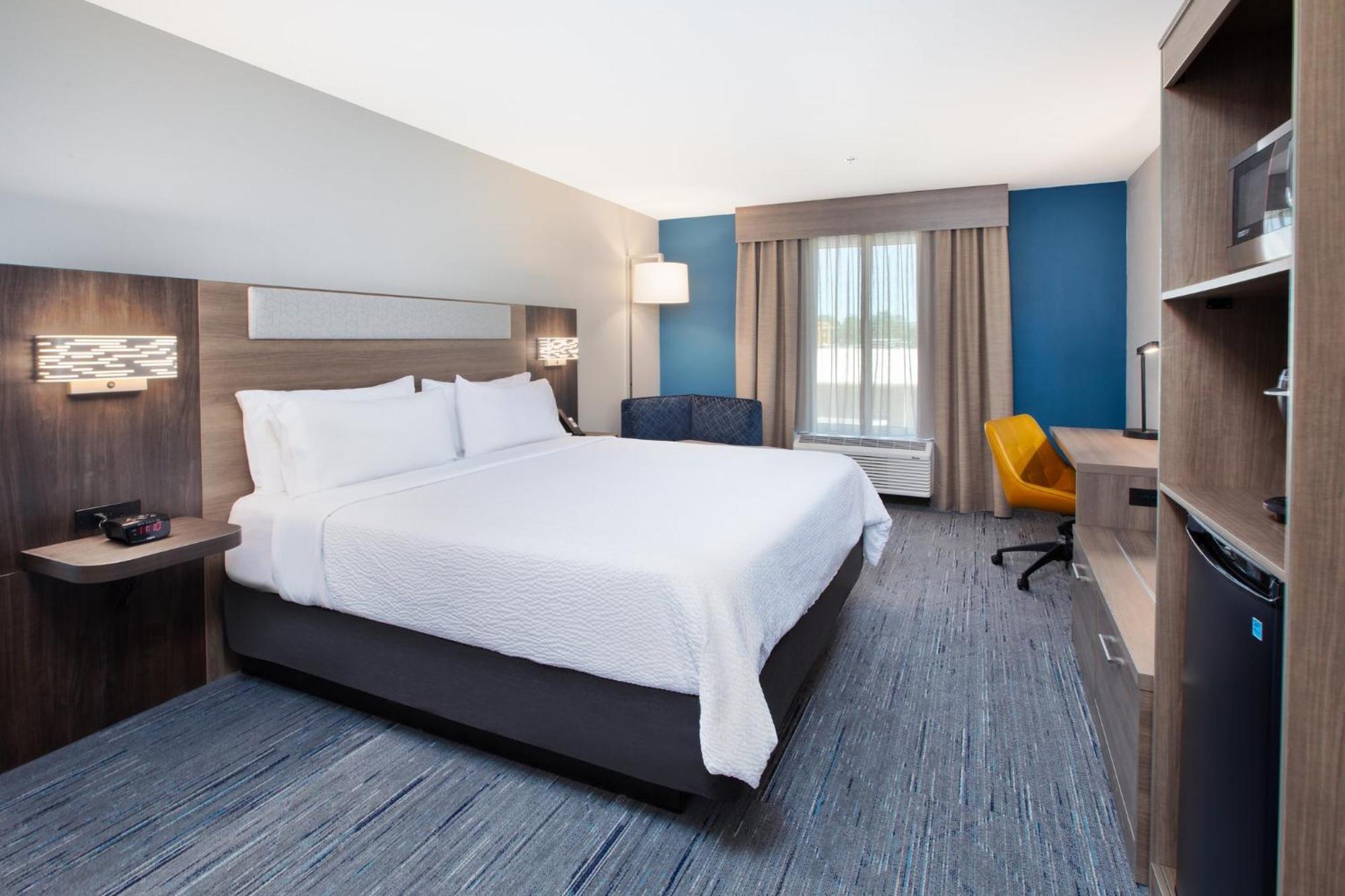 Holiday Inn Express Turlock By Ihg Экстерьер фото