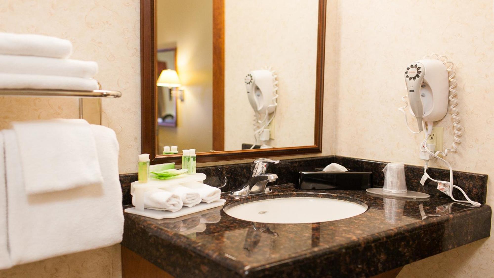 Holiday Inn Express Turlock By Ihg Экстерьер фото