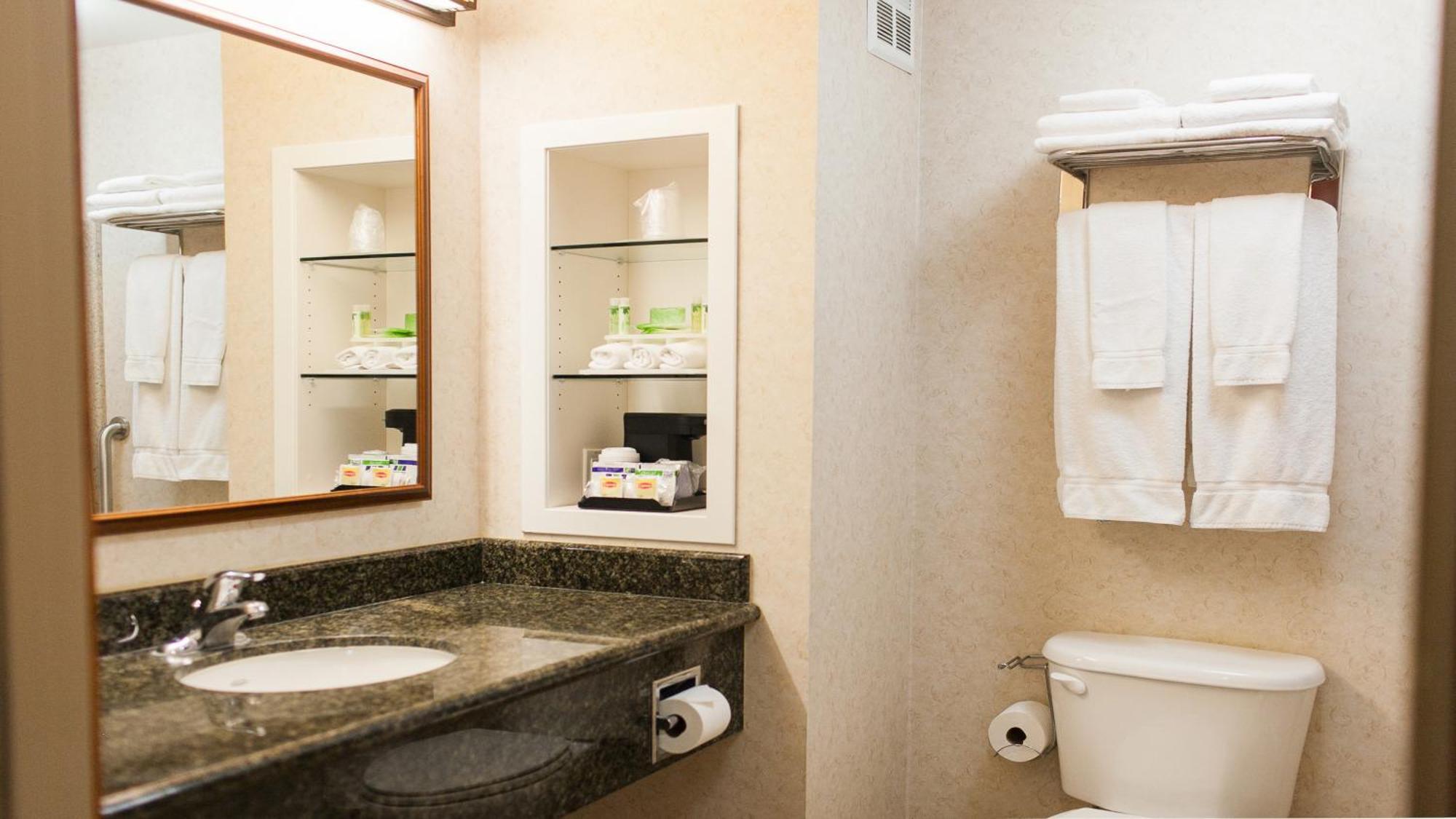 Holiday Inn Express Turlock By Ihg Экстерьер фото