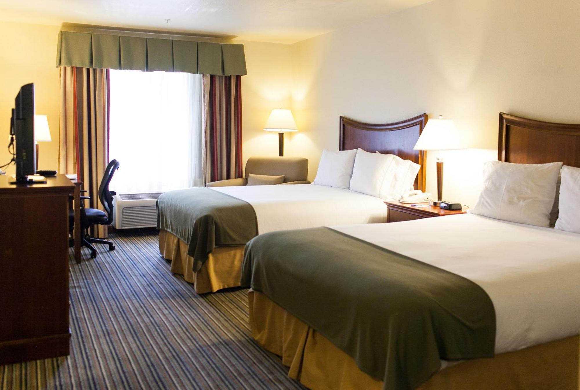 Holiday Inn Express Turlock By Ihg Экстерьер фото