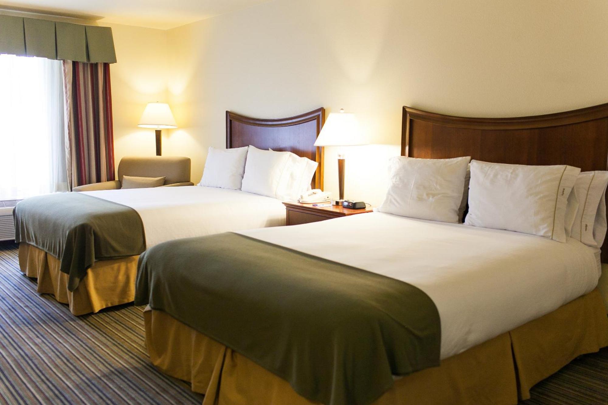 Holiday Inn Express Turlock By Ihg Экстерьер фото