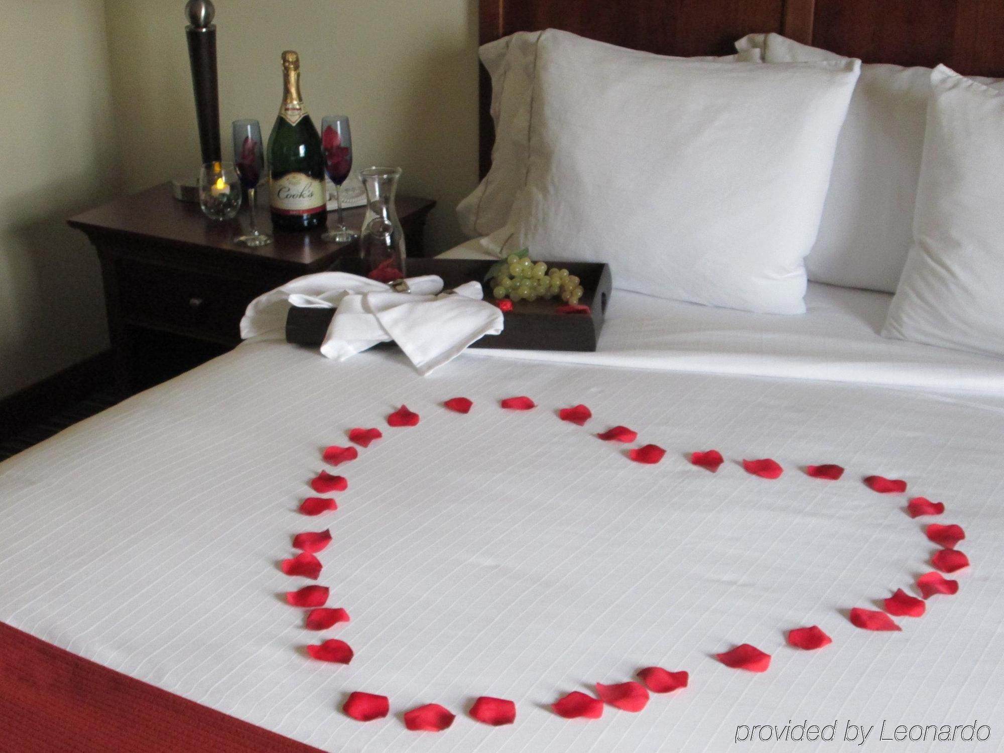 Holiday Inn Express Turlock By Ihg Экстерьер фото
