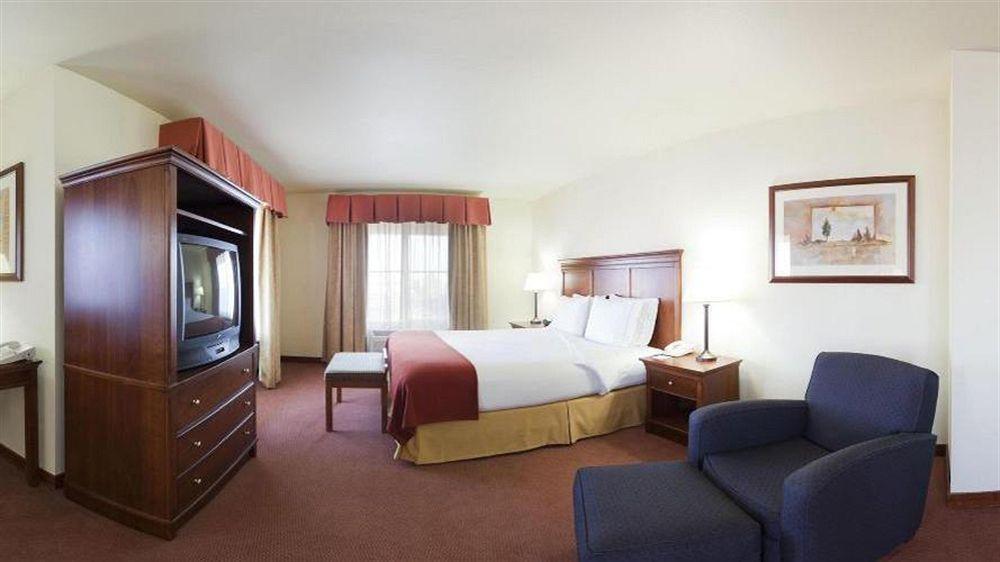 Holiday Inn Express Turlock By Ihg Экстерьер фото