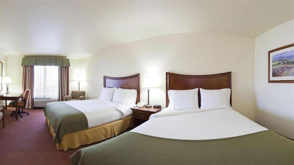 Holiday Inn Express Turlock By Ihg Экстерьер фото